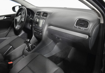 Подержанный автомобиль Volkswagen Golf Hatchback 2012 года (12 фото)