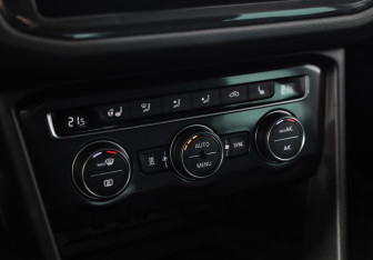 Подержанный автомобиль Volkswagen Tiguan 2018 года (16 фото)