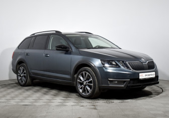 Подержанный автомобиль Skoda Octavia Wagon 2017 года (3 фото)