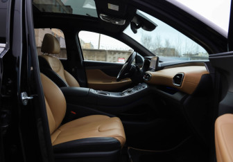 Подержанный автомобиль Hyundai Santa Fe 2022 года (29 фото)