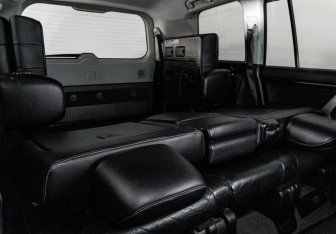 Подержанный автомобиль Toyota Land Cruiser Suv 2012 года (27 фото)