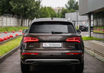 Подержанный автомобиль Audi Q5 2018 года (7 фото)