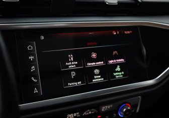 Подержанный автомобиль Audi Q3 2020 года (16 фото)