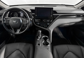 Подержанный автомобиль Toyota Camry Sedan 2021 года (16 фото)