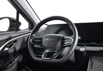 Подержанный автомобиль Omoda C5 2023 года (16 фото)