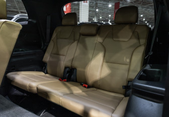 Подержанный автомобиль Kia Telluride 2022 года (14 фото)
