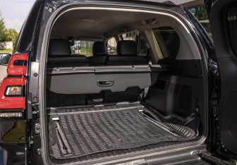 Подержанный автомобиль Toyota Land Cruiser Prado 2018 года (32 фото)