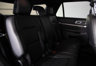 Подержанный автомобиль Ford Explorer 2019 года (12 фото)