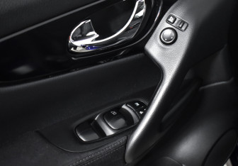 Подержанный автомобиль Nissan Qashqai 2016 года (10 фото)