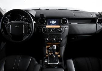 Подержанный автомобиль Land Rover Discovery 2012 года (17 фото)