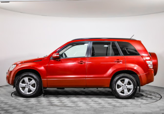 Подержанный автомобиль Suzuki Grand Vitara 2010 года (8 фото)