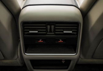 Подержанный автомобиль Porsche Cayenne 2019 года (35 фото)