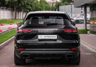 Подержанный автомобиль Porsche Cayenne 2021 года (7 фото)