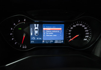 Подержанный автомобиль Ford Mondeo Sedan 2014 года (12 фото)