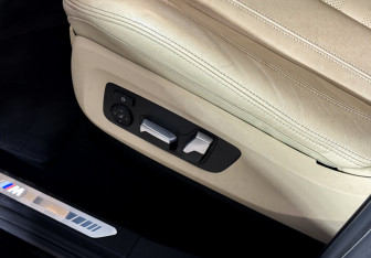 Подержанный автомобиль BMW X5 2020 года (11 фото)