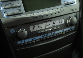 Подержанный автомобиль Toyota Camry Sedan 2010 года (15 фото)