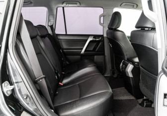 Подержанный автомобиль Toyota Land Cruiser Prado 2012 года (18 фото)