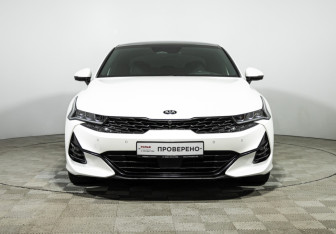 Подержанный автомобиль Kia K5 2020 года (2 фото)