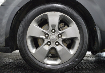 Подержанный автомобиль Kia Ceed Hatchback 2010 года (9 фото)