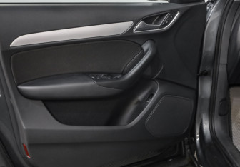 Подержанный автомобиль Audi Q3 2018 года (19 фото)