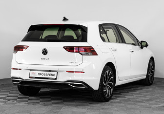 Подержанный автомобиль Volkswagen Golf Hatchback 2020 года (6 фото)