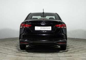 Подержанный автомобиль Hyundai Solaris Sedan 2021 года (6 фото)