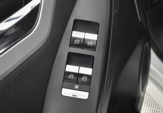 Подержанный автомобиль Lifan X60 2017 года (17 фото)