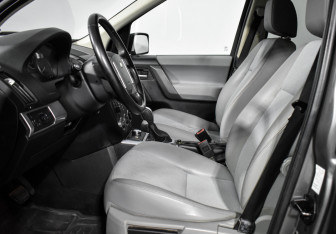 Подержанный автомобиль Land Rover Freelander 2010 года (10 фото)