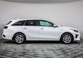 Подержанный автомобиль Kia Ceed Wagon 2019 года (4 фото)