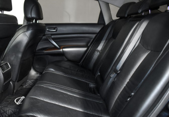Подержанный автомобиль Nissan Teana 2011 года (14 фото)