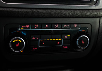 Подержанный автомобиль Volkswagen Tiguan 2012 года (14 фото)