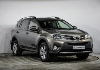 Подержанный автомобиль Toyota RAV4 2013 года (3 фото)
