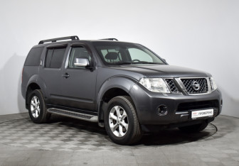 Подержанный автомобиль Nissan Pathfinder 2013 года (3 фото)