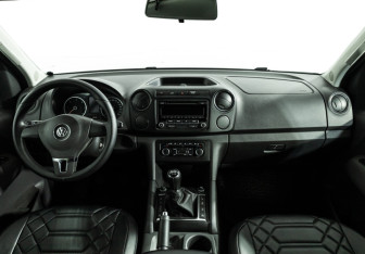 Подержанный автомобиль Volkswagen Amarok 2013 года (13 фото)