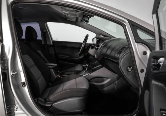 Подержанный автомобиль Kia Cerato Sedan 2014 года (24 фото)