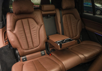 Подержанный автомобиль BMW X7 2020 года (35 фото)