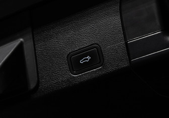 Подержанный автомобиль Geely Tugella 2023 года (27 фото)