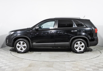 Подержанный автомобиль Kia Sorento 2014 года (8 фото)