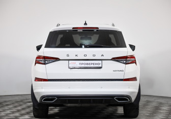 Подержанный автомобиль Skoda Kodiaq 2022 года (6 фото)