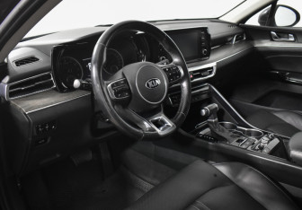 Подержанный автомобиль Kia K5 2021 года (9 фото)