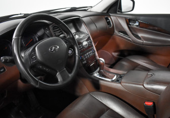 Подержанный автомобиль Infiniti EX 2008 года (8 фото)
