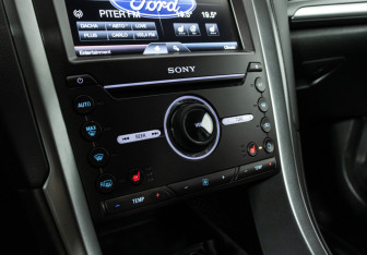 Подержанный автомобиль Ford Mondeo Sedan 2015 года (17 фото)