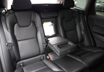 Подержанный автомобиль Volvo XC60 2018 года (25 фото)