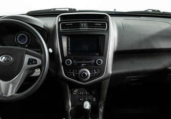 Подержанный автомобиль Lifan X60 2017 года (14 фото)