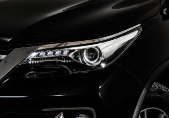 Подержанный автомобиль Toyota Fortuner 2018 года (2 фото)