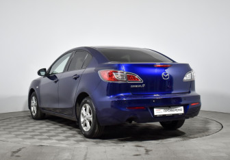 Подержанный автомобиль Mazda 3 Sedan 2012 года (7 фото)