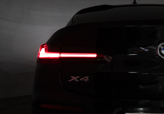 Подержанный автомобиль BMW X4 2019 года (29 фото)