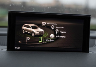 Подержанный автомобиль Audi Q7 2015 года (17 фото)