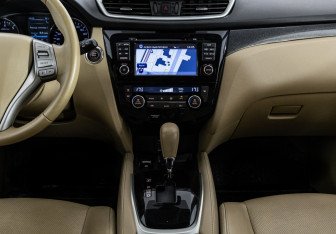 Подержанный автомобиль Nissan X-Trail 2017 года (12 фото)