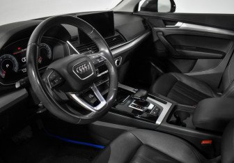 Подержанный автомобиль Audi Q5 2021 года (9 фото)